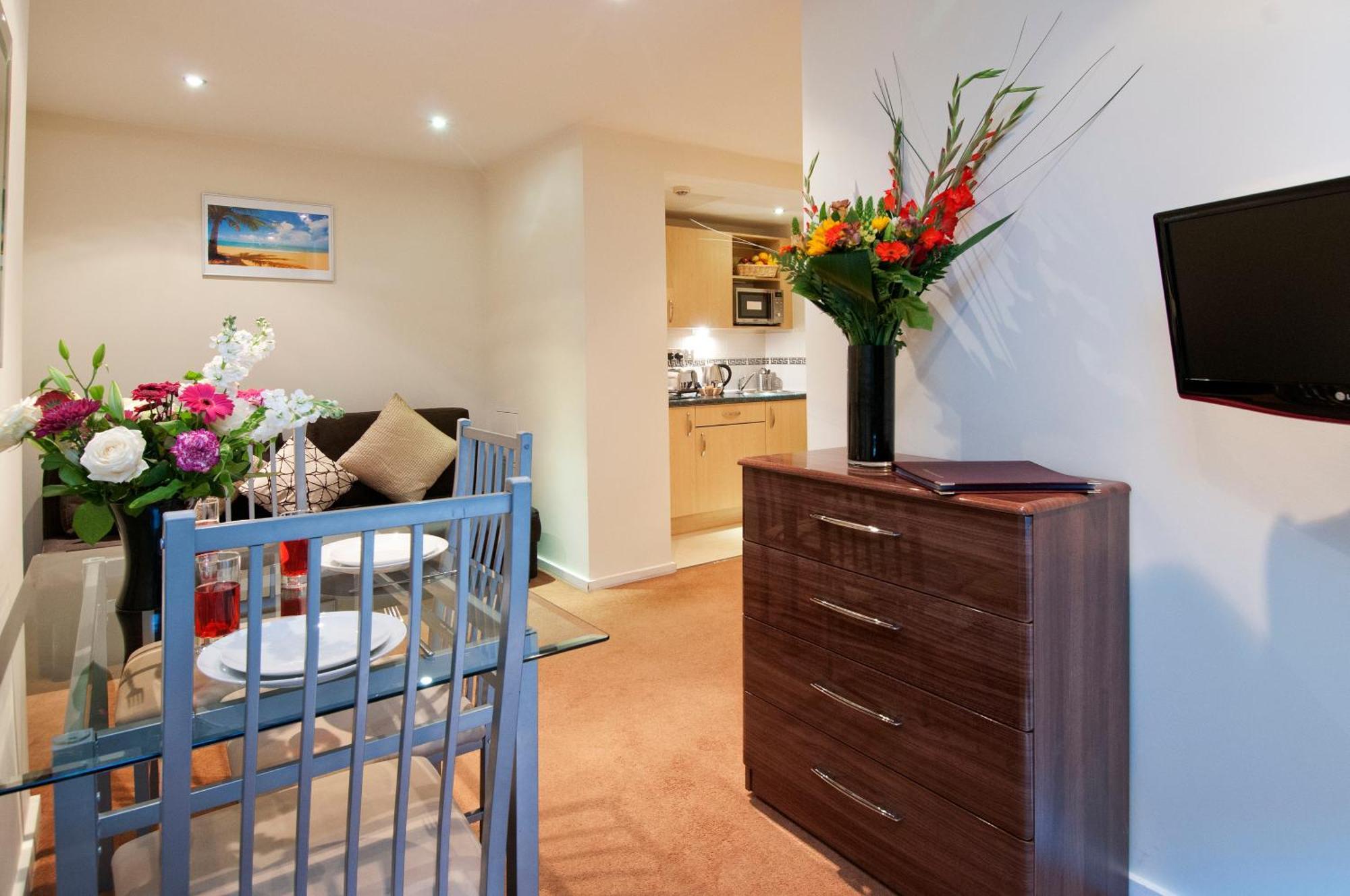 Grand Plaza Serviced Apartments London Exterior photo