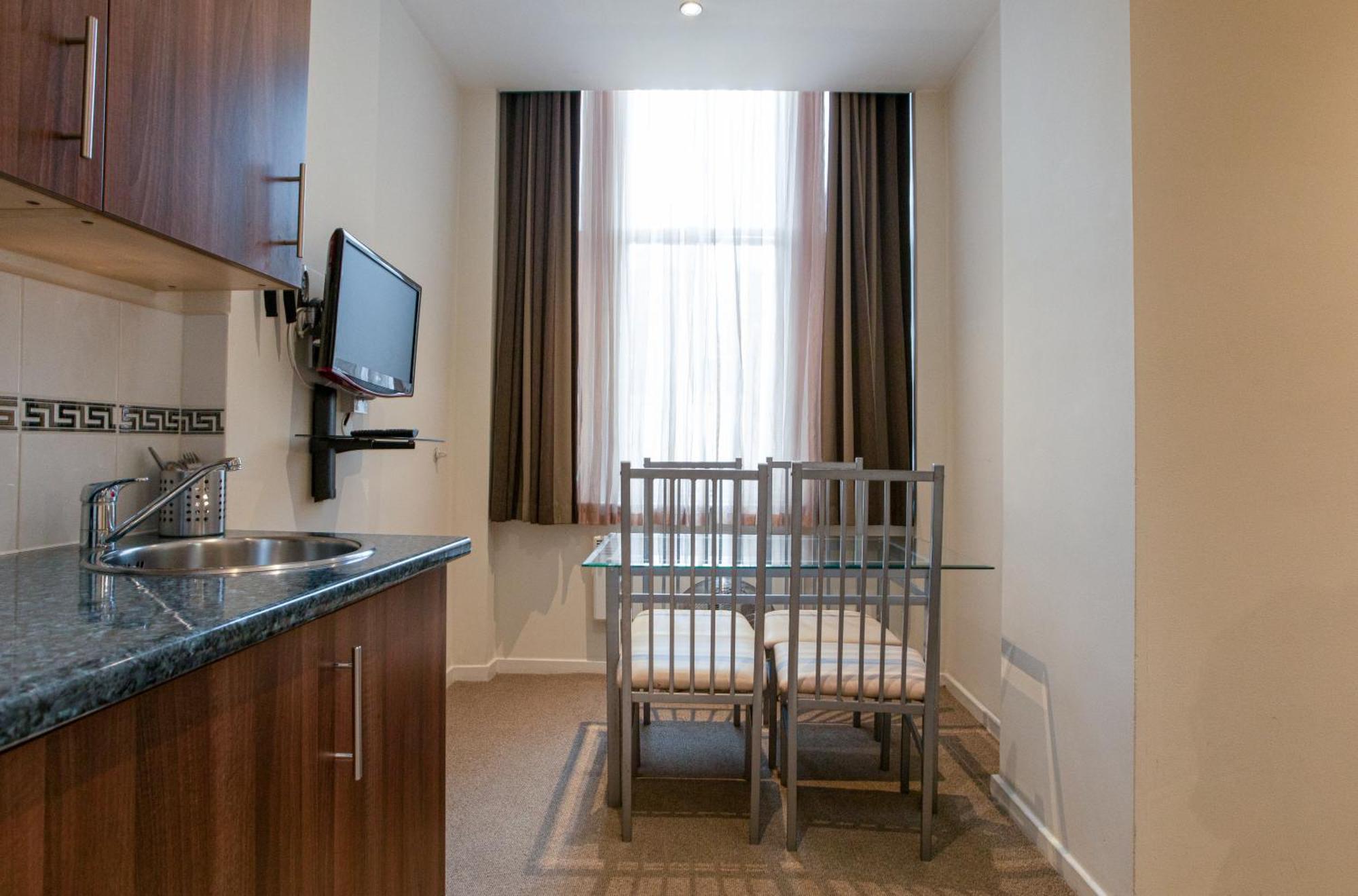 Grand Plaza Serviced Apartments London Exterior photo